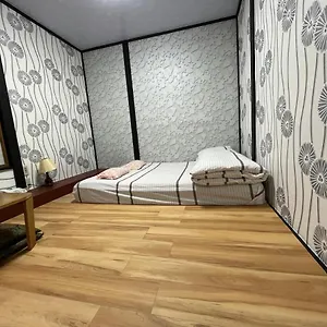 Hotel Lucky, Tokio
